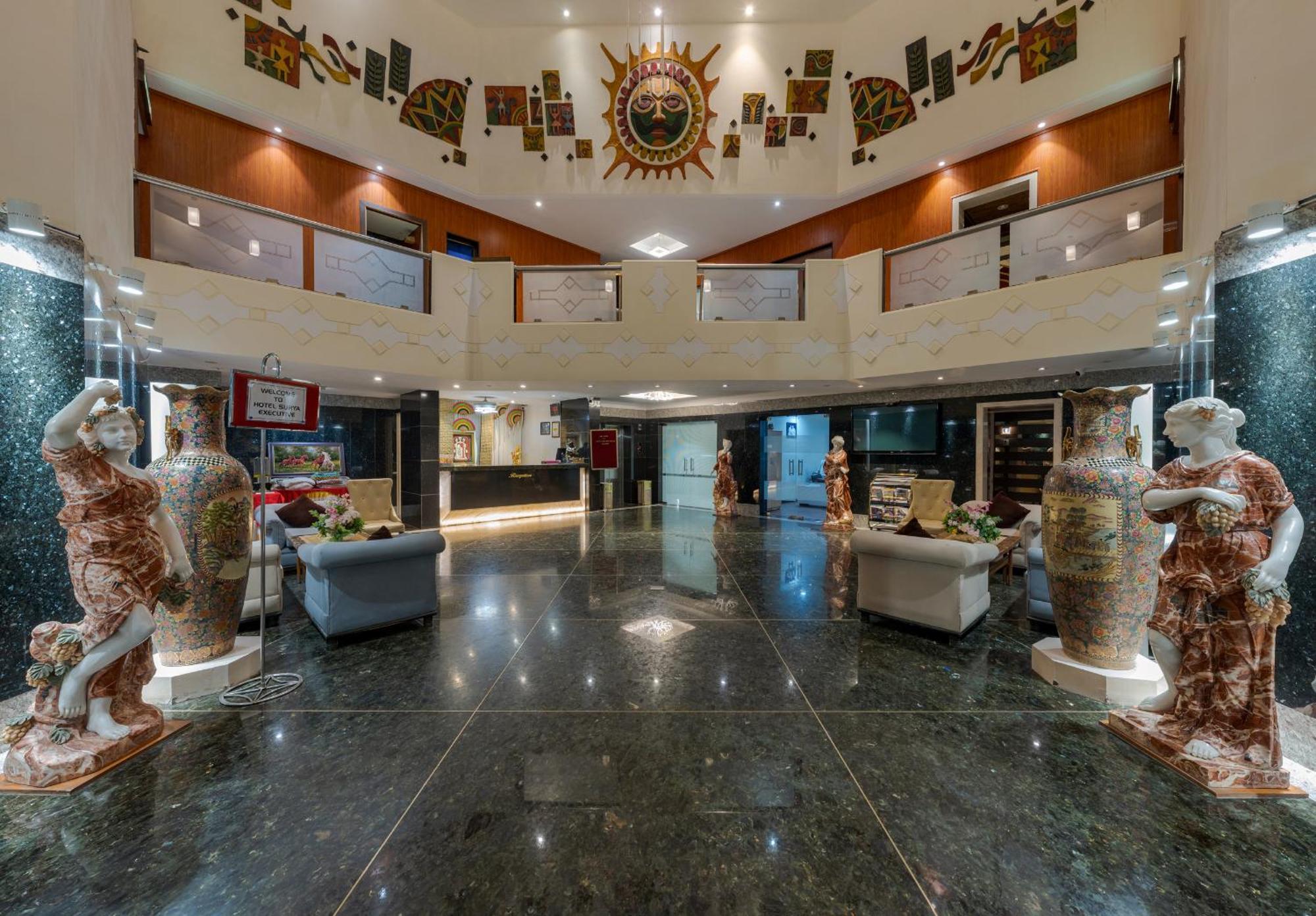Hotel Surya Executive 3 Star Hotel ソーラープル エクステリア 写真