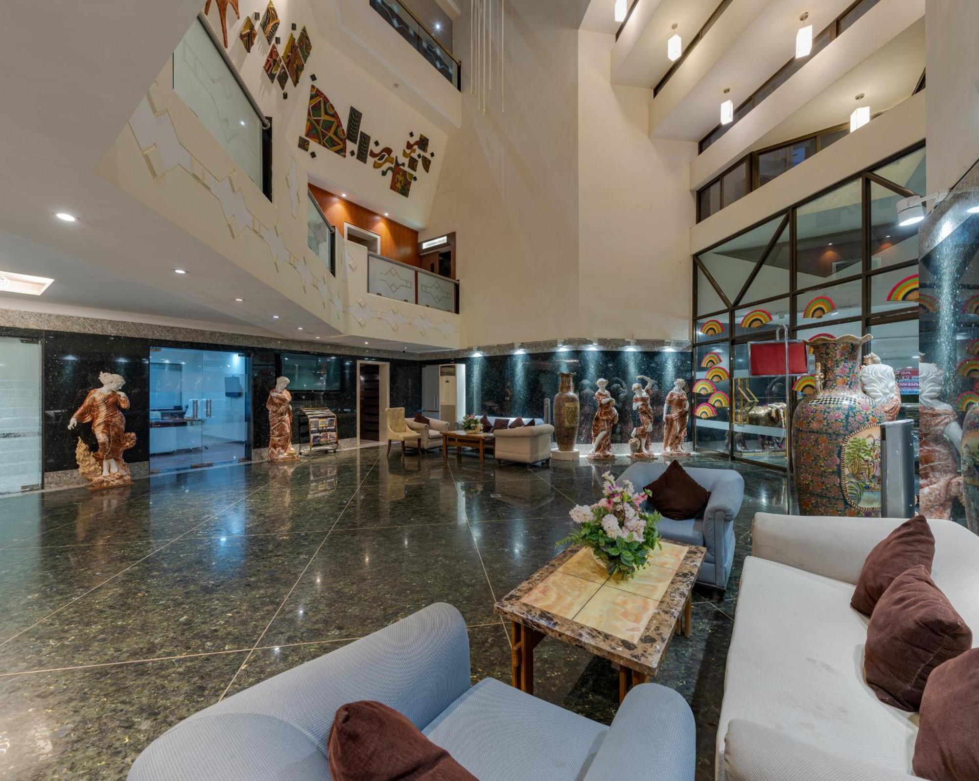 Hotel Surya Executive 3 Star Hotel ソーラープル エクステリア 写真