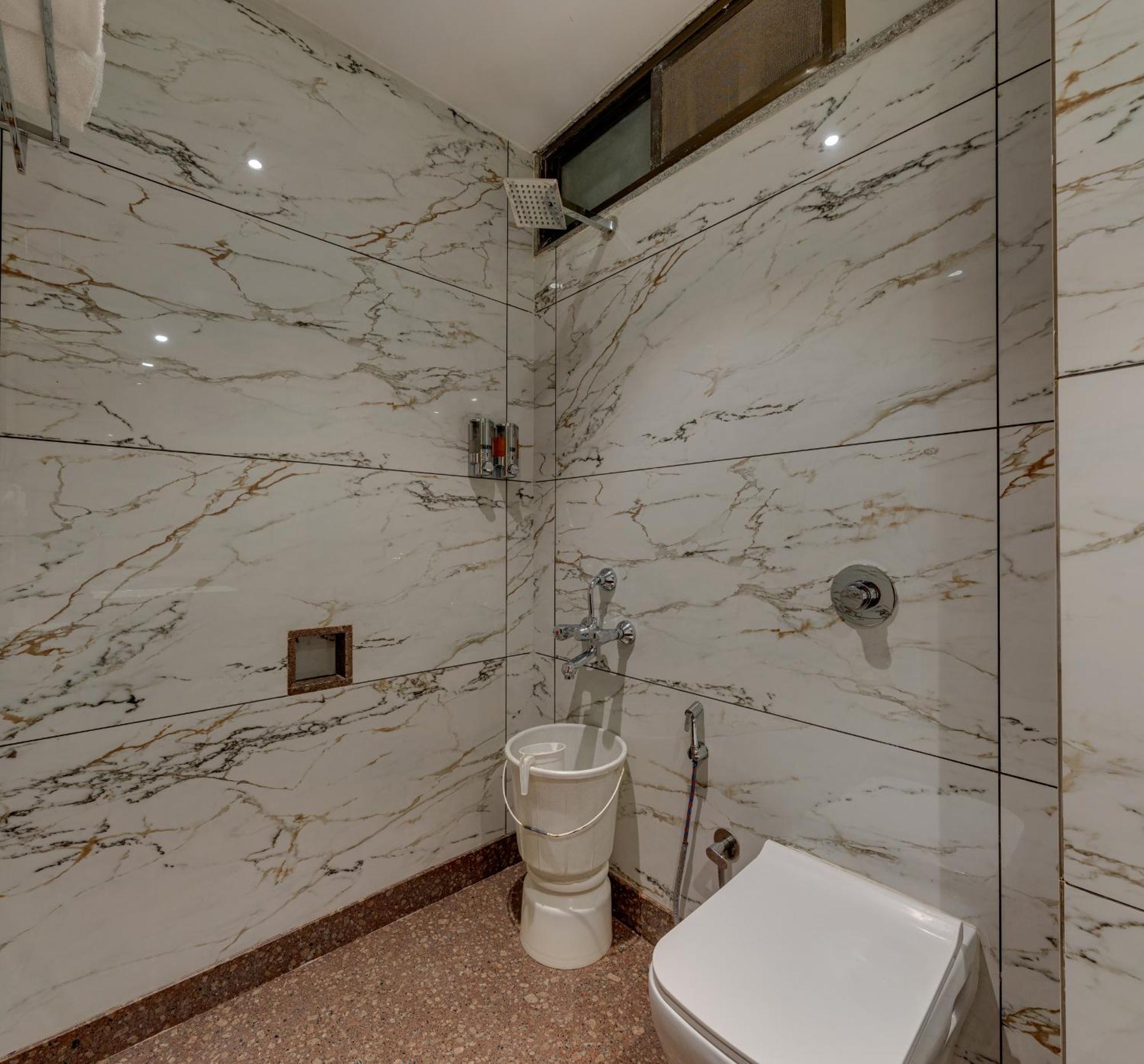 Hotel Surya Executive 3 Star Hotel ソーラープル エクステリア 写真